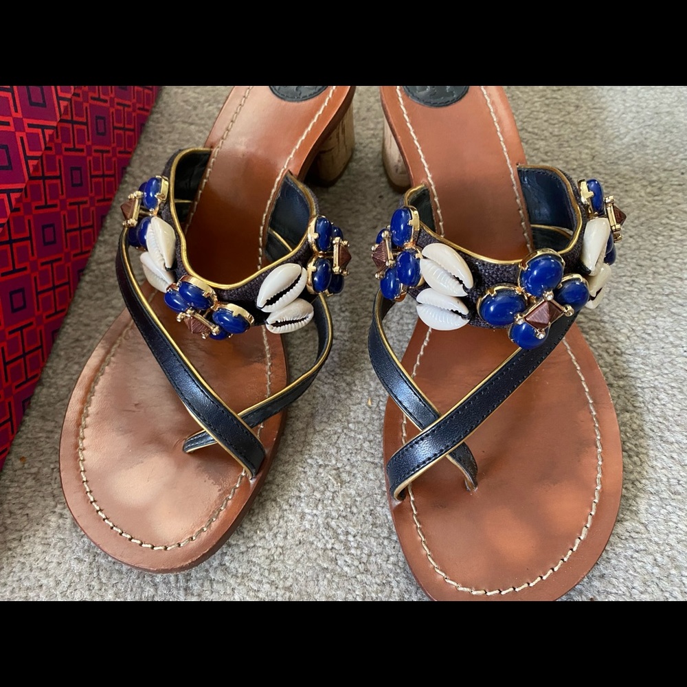 Elegant Tory Burch sandals, rarely worn, excellent condition.